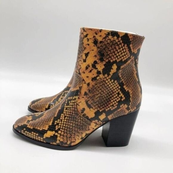 STEVE MADDEN Dallas Bootie - Picture 5 of 9